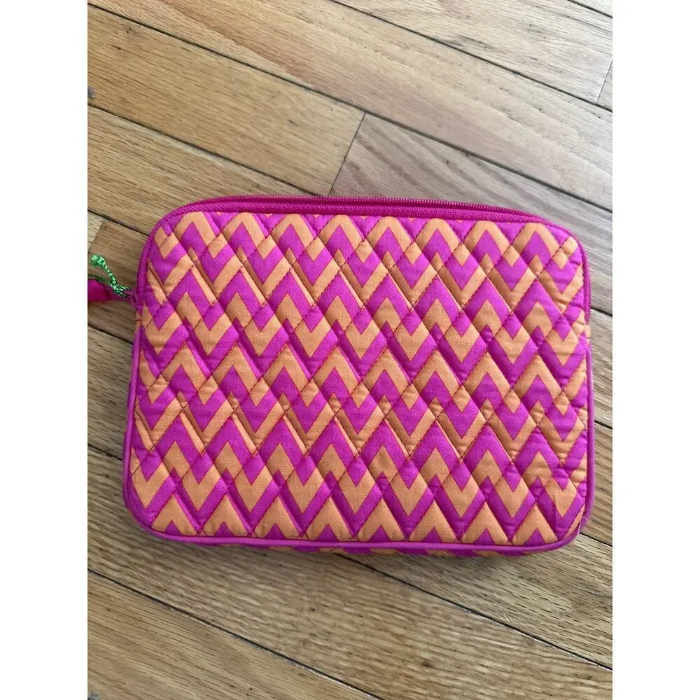 Vera Bradley E Reader Sleeve Ziggy Zaggy Pink Cosmetic Bag Nylon Lined Quilted